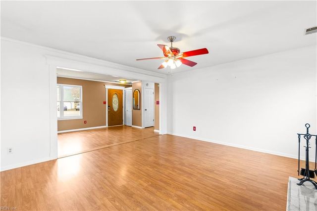 1100 Strauss DR, Virginia Beach, VA 23454