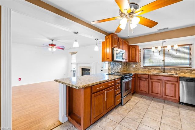 1100 Strauss DR, Virginia Beach, VA 23454