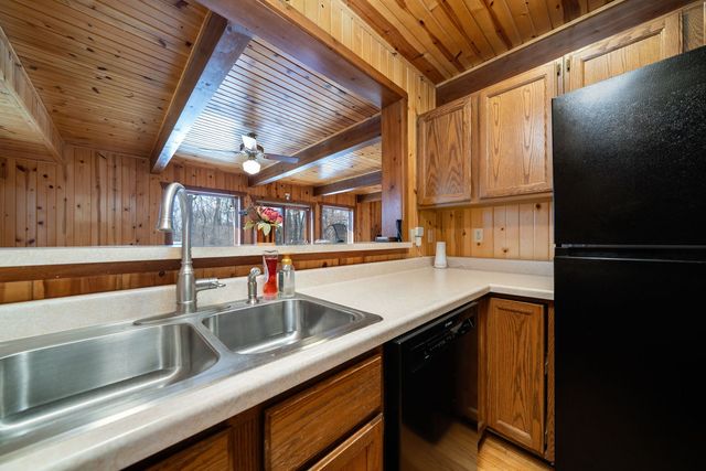 325 ROCHESTER Road, Poplar Grove, IL 61065