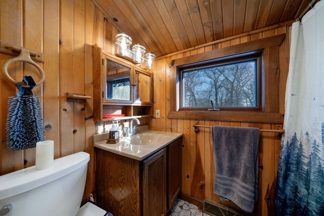 325 ROCHESTER Road, Poplar Grove, IL 61065