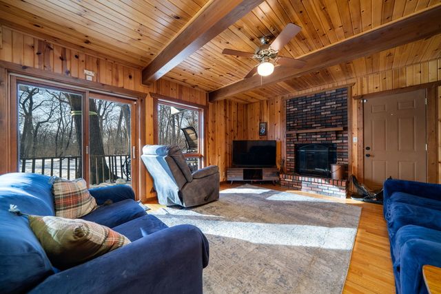 325 ROCHESTER Road, Poplar Grove, IL 61065