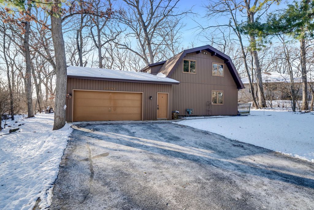 325 ROCHESTER Road, Poplar Grove, IL 61065