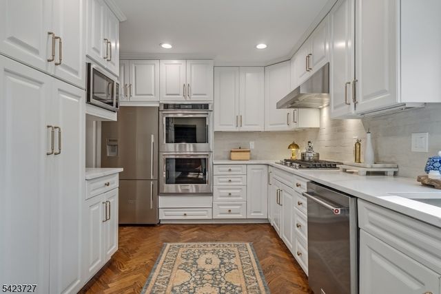 12 Eastgate Sq, Westfield Town, NJ 07090