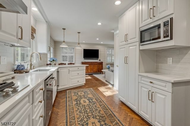 12 Eastgate Sq, Westfield Town, NJ 07090