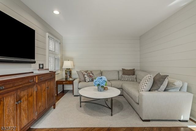 12 Eastgate Sq, Westfield Town, NJ 07090