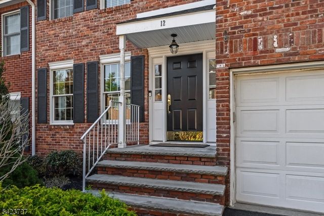 12 Eastgate Sq, Westfield Town, NJ 07090