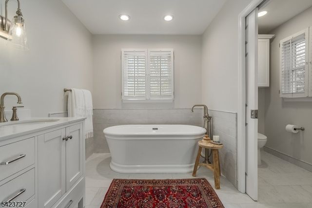 12 Eastgate Sq, Westfield Town, NJ 07090