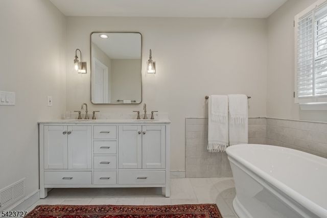 12 Eastgate Sq, Westfield Town, NJ 07090