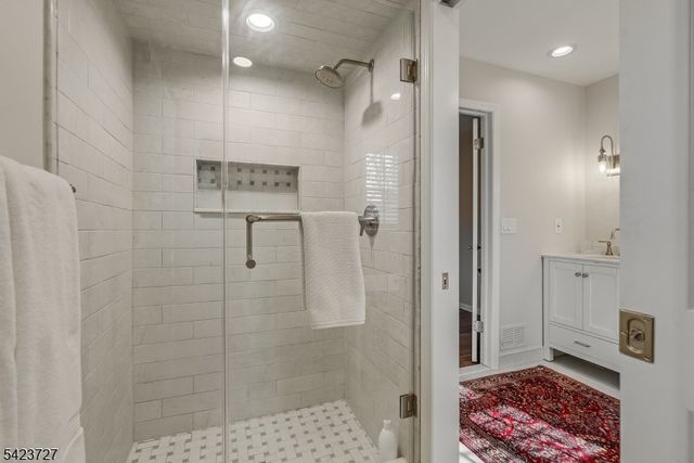 12 Eastgate Sq, Westfield Town, NJ 07090