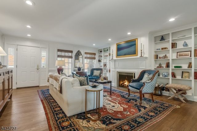 12 Eastgate Sq, Westfield Town, NJ 07090