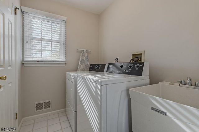 12 Eastgate Sq, Westfield Town, NJ 07090