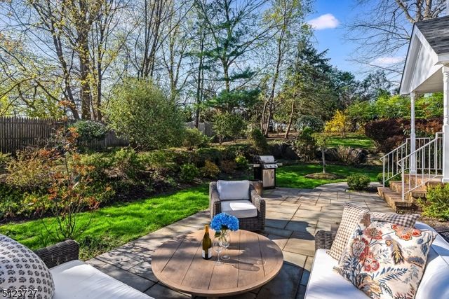 12 Eastgate Sq, Westfield Town, NJ 07090