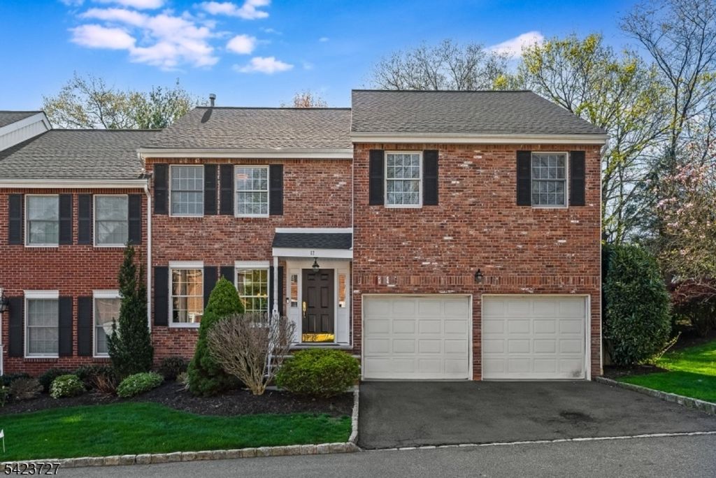 12 Eastgate Sq, Westfield Town, NJ 07090