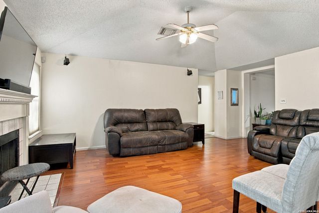1510 CANYON PARKE DR, San Antonio, TX 78232