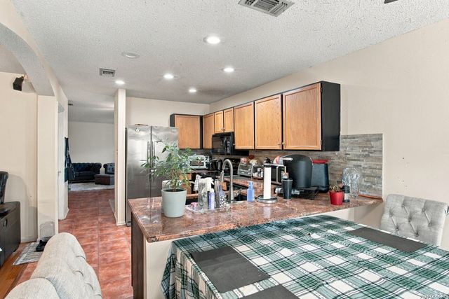 1510 CANYON PARKE DR, San Antonio, TX 78232
