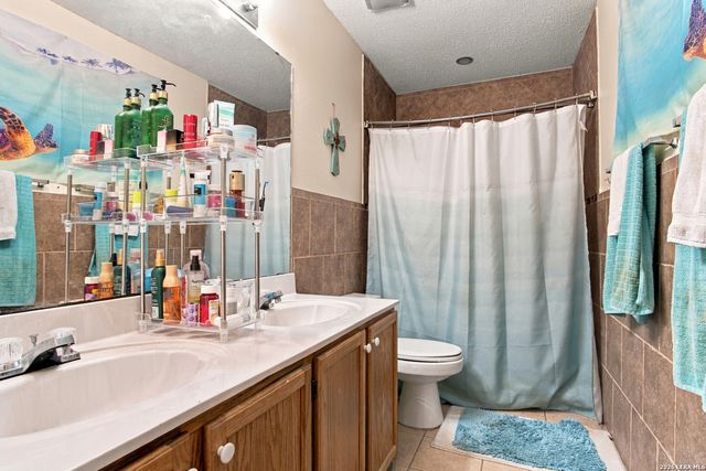 1510 CANYON PARKE DR, San Antonio, TX 78232