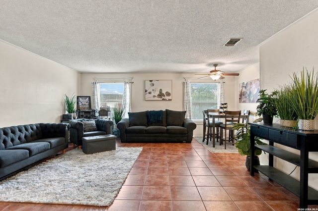 1510 CANYON PARKE DR, San Antonio, TX 78232