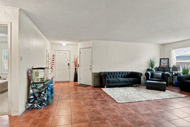 1510 CANYON PARKE DR, San Antonio, TX 78232