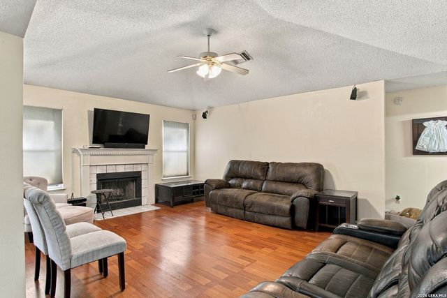 1510 CANYON PARKE DR, San Antonio, TX 78232
