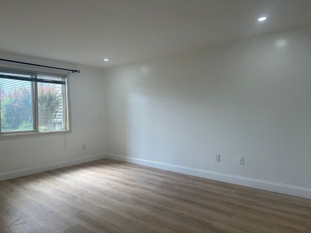 15 Bower Rd E1, Quincy, MA 02169
