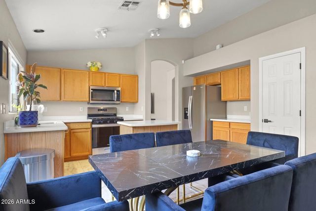 172 W SHANNON Street, Gilbert, AZ 85233