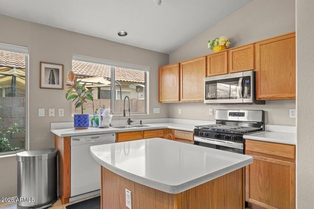 172 W SHANNON Street, Gilbert, AZ 85233