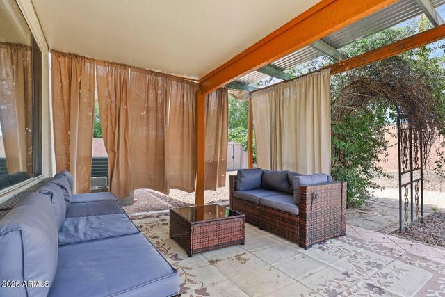 172 W SHANNON Street, Gilbert, AZ 85233