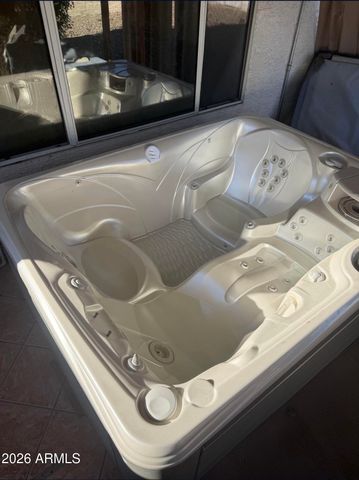 172 W SHANNON Street, Gilbert, AZ 85233