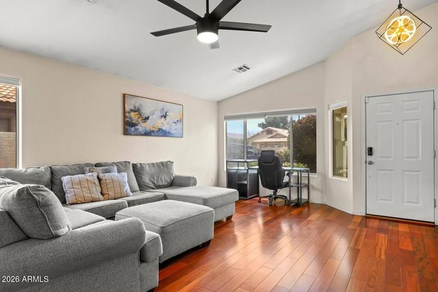 172 W SHANNON Street, Gilbert, AZ 85233