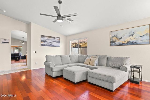 172 W SHANNON Street, Gilbert, AZ 85233