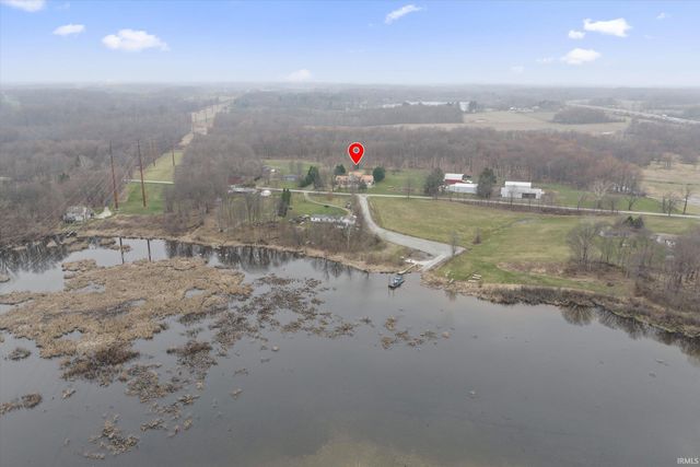 7692 N Emery Road, Rolling Prairie, IN 46371