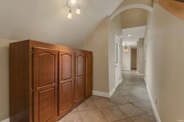 7692 N Emery Road, Rolling Prairie, IN 46371