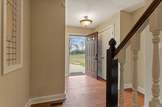 7692 N Emery Road, Rolling Prairie, IN 46371