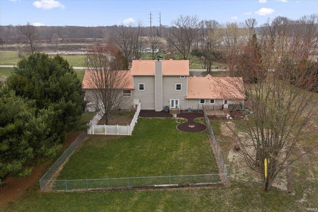 7692 N Emery Road, Rolling Prairie, IN 46371