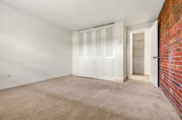 26 Greentree Ln 31, Weymouth, MA 02190
