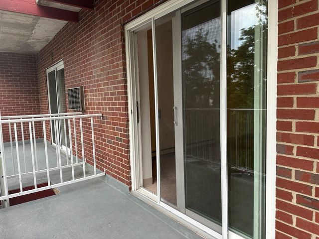 26 Greentree Ln 31, Weymouth, MA 02190