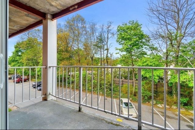 26 Greentree Ln 31, Weymouth, MA 02190