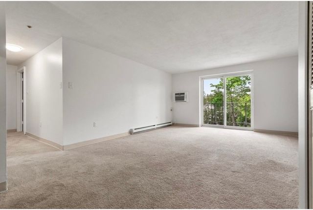 26 Greentree Ln 31, Weymouth, MA 02190