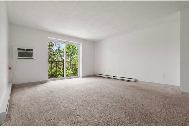 26 Greentree Ln 31, Weymouth, MA 02190