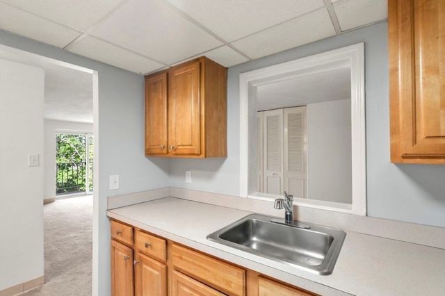 26 Greentree Ln 31, Weymouth, MA 02190