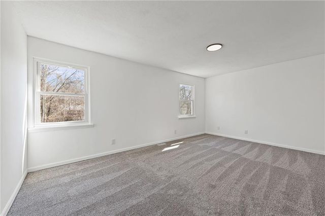 7637 N Stoddard Avenue, Kansas City, MO 64152