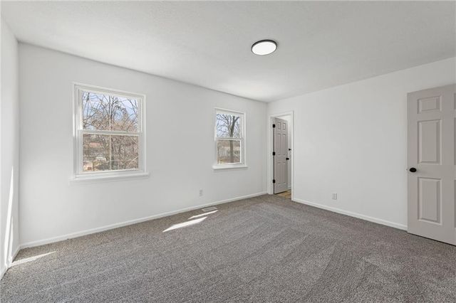 7637 N Stoddard Avenue, Kansas City, MO 64152