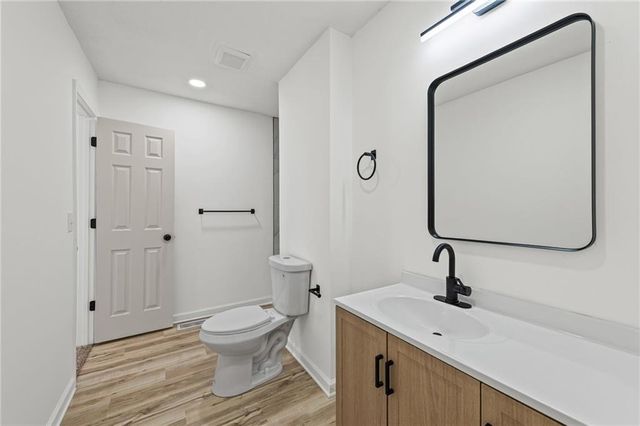 7637 N Stoddard Avenue, Kansas City, MO 64152