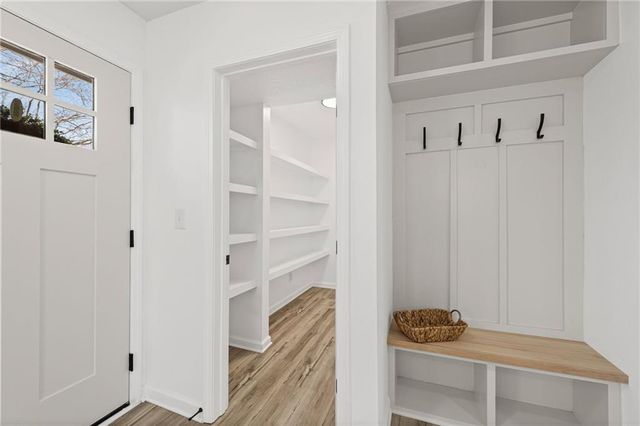 7637 N Stoddard Avenue, Kansas City, MO 64152