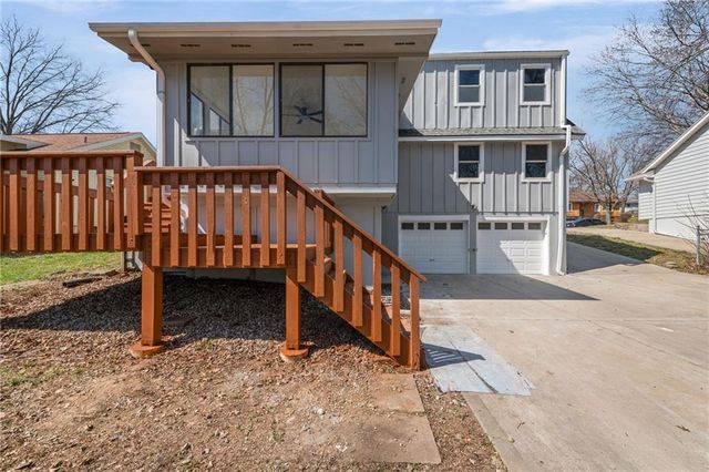 7637 N Stoddard Avenue, Kansas City, MO 64152