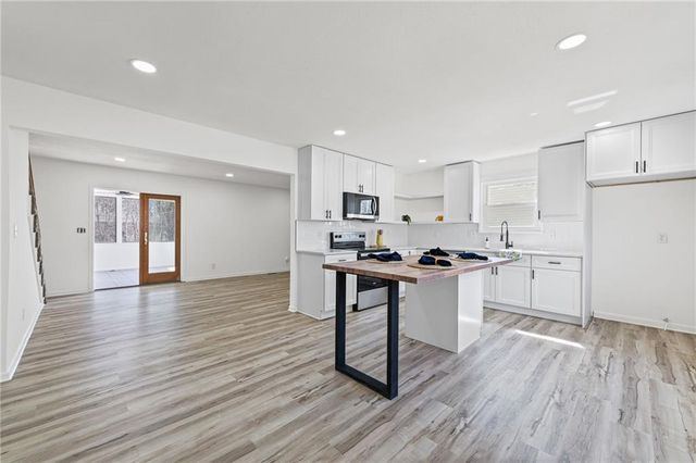 7637 N Stoddard Avenue, Kansas City, MO 64152