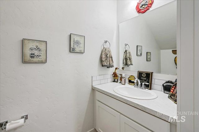 5613 E Bollo St., Nampa, ID 83687