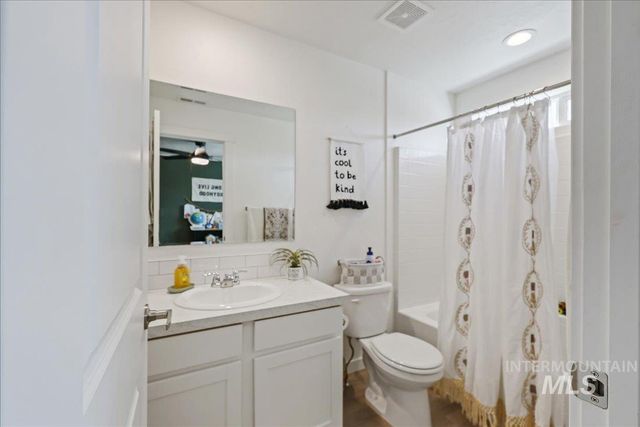 5613 E Bollo St., Nampa, ID 83687