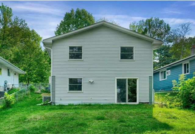 2079 3rd Street N, North Saint Paul, MN 55109