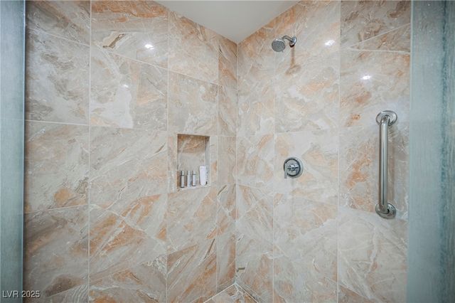 2000 FASHION SHOW Drive 5428, Las Vegas, NV 89109